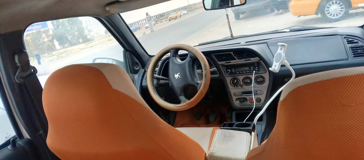 موديل 2001

رقم بغداد انكليزي 

تحويل مباشر 

محرك كير جيد

مكانها رمادي 

بيها صبغ جاملغ خلفي

السعر 45 وبيها مجال 

***********
