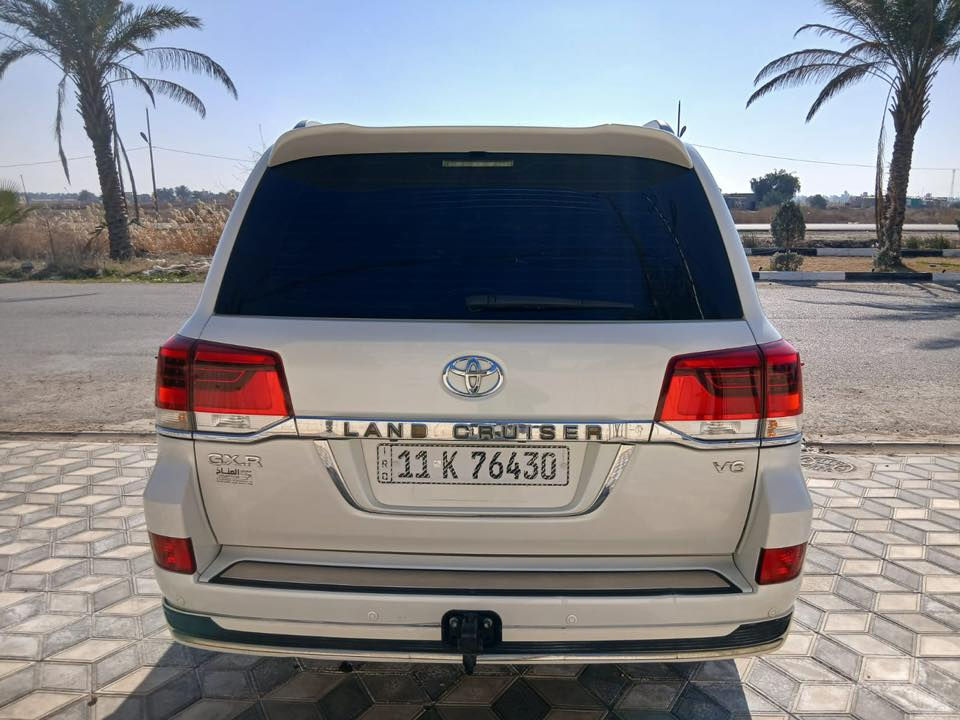 تويوتا لاندكروز / بريم ٢٠١٦ 

مكفوله 

محرك 4000 / 6 سلندر 

مواصفات 

بصمه 

شاشه 

كأمره فور 

سلايت روف 

نظام تزحلق 

3 شاشات 

دفدي 

نظام نزول منحدرات 

اشاير بالمري 

بيها فقط باردبالجاملغ الأمامي من جهه الصدر  كلش خفيف 

مكانها بغداد المكاسب قرب حي الجهاد

السعر ٤٨٥ بيها مجال 

رقمي ***********
