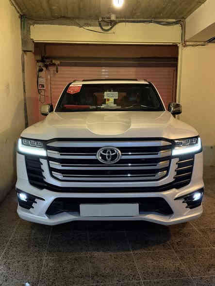 بسم الله الرحمن الرحيم 
TOYOTA Land cruiser 2024  VXR Twin Turbo
     📦7,000 km   
🔻ارخص سعر بكل العراق
(توین توربوو) VXR 
سعر 900 $ 🔻💣
☎️***********☎️

‏‎سنة الصنع:2024 
‎‏‎ضمان شركة جيهـان
كل غراض بلادي موجود
باب شفت
٥ كاميرا 
ماشييه 7 الف  كم حقیقی بشرت 📦📦
‏‎المواصفات :
- محرك 6 سلندر 3.5L توربوو
‏‎- فتحة سقف ( سلايد ) 
-٣ شاشات 
- شاشات ترفيه خلفية
‏‎- مقاعد جلد 
‏‎- مقاعد كهربائية 
- مقاعد امامية تبريد 
- ⁠تبريد وتدفئة امامي خلفي 
‏‎- بصمة الابواب 
‏‎- صندوق كهربائي
‏‎- مصابيح LED و زينون
-7 راكب 
-شحن واير ليس 
-حساس امامي خلفي 
‏‎- حجم العجلات 20 inch 
———————————
‏‎سيارة حيل نظيفة كلشي عل بلاد لوك
‏‎سنوية زنكة كلشي جديد مدفوع لـ2029
‏‎باسمي السنوية بشرط تحويل و خرامة 
‏‎سيارة مابيـها دينار مصرف كامل من كل نواحي

نفسي يوم /تحويل و وكالة حاظر 
مكانك /داخل سليماني
☎️***********☎️
