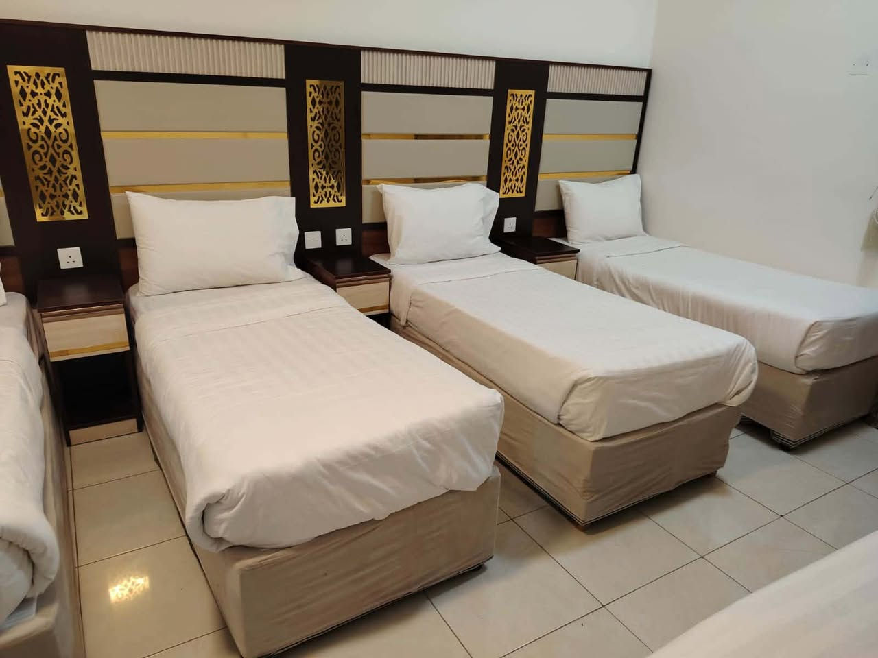 🔥 العرض الجديد 🔥 العرض الجديد 🔥

يعلن مكتب نسمات طيبة للحج والعمرة 
عن رحلته لشهر رمضان المبارك
---
البرنامج الأول للشهر الكامل 
850 دولار البر
مدة الأقامة 35 يوم 

البرنامج الثاني لنصف رمضان 
750 دولار فقط
مدة الأقامة ( 18 يوم ) 

 
-----------------------------------------------------------
الأسعار تشمل:
السكن في مكة المكرمة  - منطقة الروضة 🕋🕋
🏨🏨 فندق منار التقوى 🏨🏨
السكن في المدينة المنورة - المنطقة المركزية 🕌🕌 
زيارات لجميع المزارات في مكة والمدينة 🕌
خدمات متكاملة من السفر حتى العودة ✈️🧳
🚌🚌 نقل من باب الفندق الى الحرام على مدار ( 24 ساعة ) 🚌🚌
جوّ إيماني لا يُنسى 🤲❤️
المبيت في منطقة حائل قاعات مجهزة للرجال والنساء 
🚶‍♂️ الراحة أولاً... ولا بديل عن الجودة!

---

يشمل البرنامج: ⭐️⭐️⭐️⭐️
#كادر_متخصص 👥
#ارشاد_ديني_للمذهبين 📿📖 
#مداح_طول_الرحلة
الخدمات المقدّمة: 
التأشيرة الشرعية 🧾
حقائب سفر مميزة 🧳
إحرام رجالي 👳‍♂️
إحرام نسائي 🧕
زيارات روحانية في مكة والمدينة 🕋🕌
راحة نفسية وطمأنينة إيمانية ✨
---
احجز الآن لضمان مقعدك معنا 💺📝

للحجز والاستفسار:
راسلنا عبر الصفحة 
أو تفضلوا بزيارة مقر الشركة 

📍الفرع الأول : ديالى - بعقوبة - خلف مدرسة  الامين - قرب كاتب العدل الجديد 
بأدارة : السيد ابراهيم النعيمي

📍الفرع الثاني : بغداد – فحامة جزيرة بغداد السياحية -قرب مركز شرطة الفحامة
بأدارة : الشيخ مثنى العزاوي

📞 للاتصال والأستفسار 
📱الشيخ مثنى العزاوي : ***********
📱السيد ابراهيم النعيمي : ***********

خدمة المعتمرين شرف لنا
شركة نسمات طيبة للحج والعمرة – بخدمتكم دائمًا
🕋❤️‍🔥 معنا... رحلتك إلى الله تبدأ براحة وإيمان 🕋❤️‍🔥
