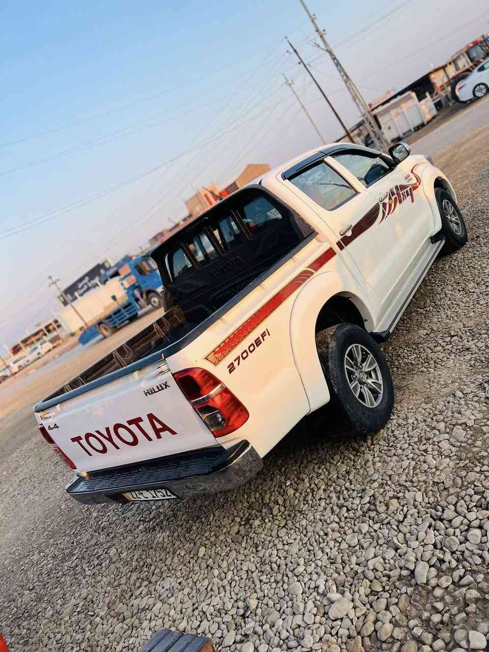 السلام عليكم 
تيوتا هايلوكس موديل 2013
رقم أربيل سنويه جديده تريد تحويل اوكاله
 سياره مكفوله من صبغ مكانه واسط الزبيديه 
للإستفسار ***********//***********
