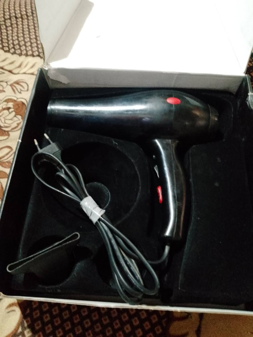 شسوار جدد وشغالات بلكارتونه كلمن وسعره


**إذا كنت صاحب هذا الإعلان وتريد حذفه لأي سبب، رجاءا أرسل رسالة إلى الدعم الفني**