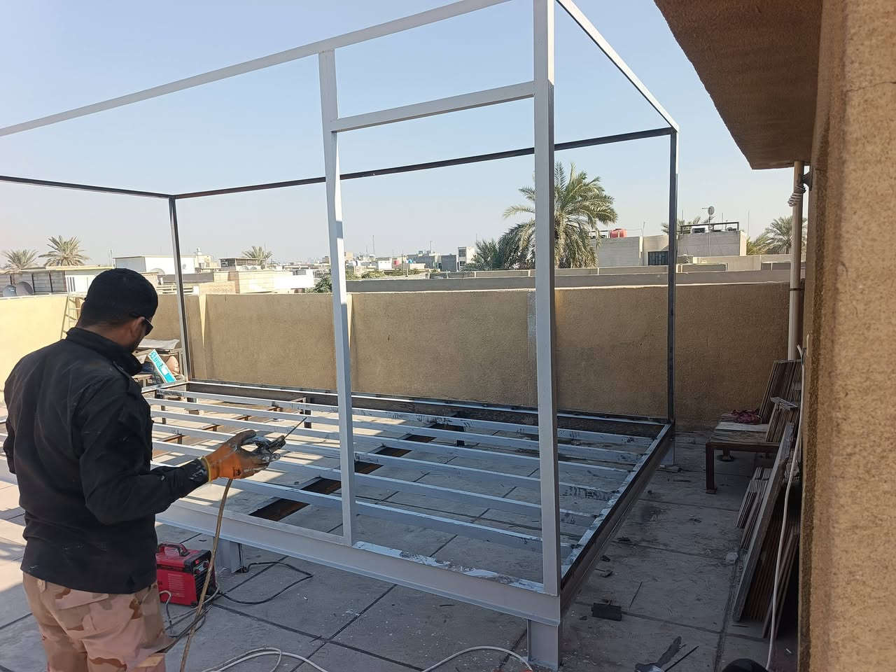 معمل كرفانات الجبوري وجميع الحداده يوجد كادر فني ولبيوت ولمزارع وسقوف ثانويه وديكورات لجميع الحداده ولكرفانات نفذ جميع المحافظات شغل ظد لحريق وعادي اخوكم غانم *********** /***********
