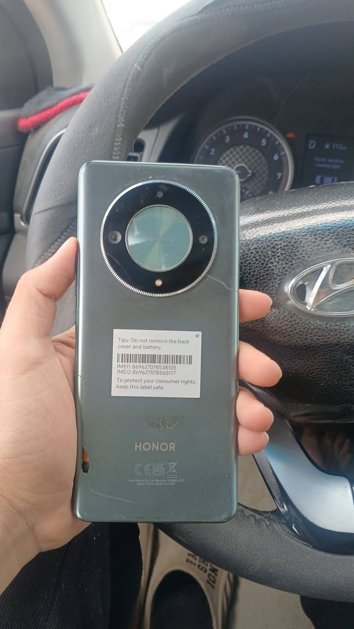 سلام عليكم عندي جهاز honor x9b ذاكره 256 الجهاز مستخدم نضيف مامفتوح للبيع او للمراوس بايفون
السعر ١٨٠ وبي مجال بسيط موجود خاص او واتس ***********
