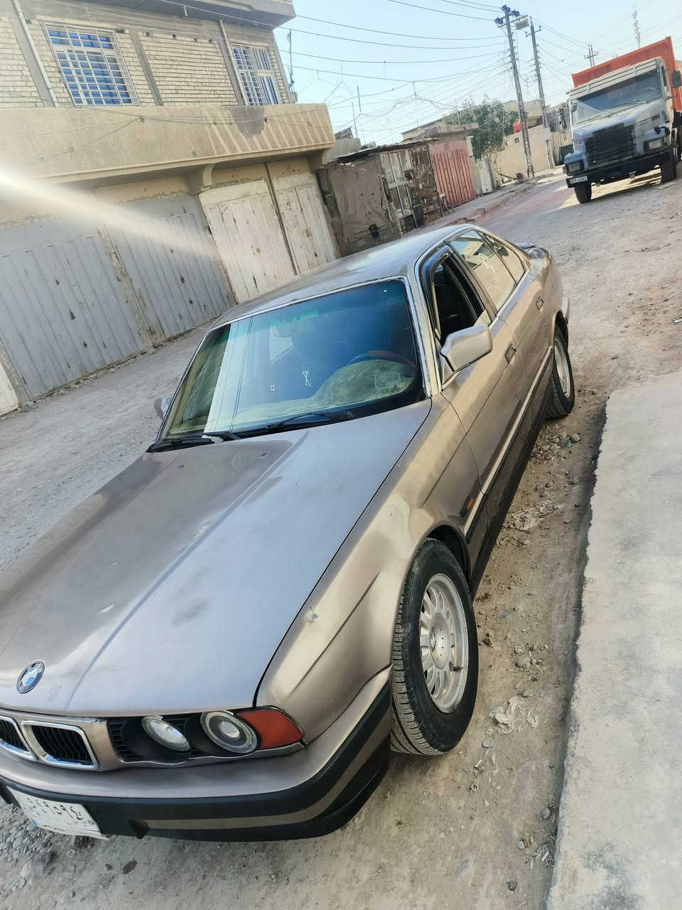 سلام عليكم بي ام م1989 حجم 525 رقم بغداد تحويل ثاني يوم سنويه ب شهر 11 تنتهي صبغ عام جماليه كفاله ضربه 
كير اوتوماتيك مكينه صدر امامي خلفي تبريد ثلج تدفئه تخم تاير بجيس
بيع او مراوس حسب قناعه مكاني بغداد مجمع بسمايه 
*********** اتصال او واتساب
