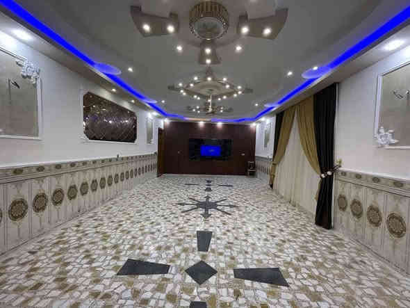 سلام عليكم يعلن مكتب حميد للاستثمار العقاري بيت للبيع مساحه 900 متر يحتوي على 3 غرف نوم صاله ومطبخ وخدمات وحولي طابو زراعي سند 25 منطقه الدوانم قرب الشرطة الخامسه ركن على شارعين السعر مناسب جدا لاستفسار اتصل على الرقم ***********ابو عبدالله
