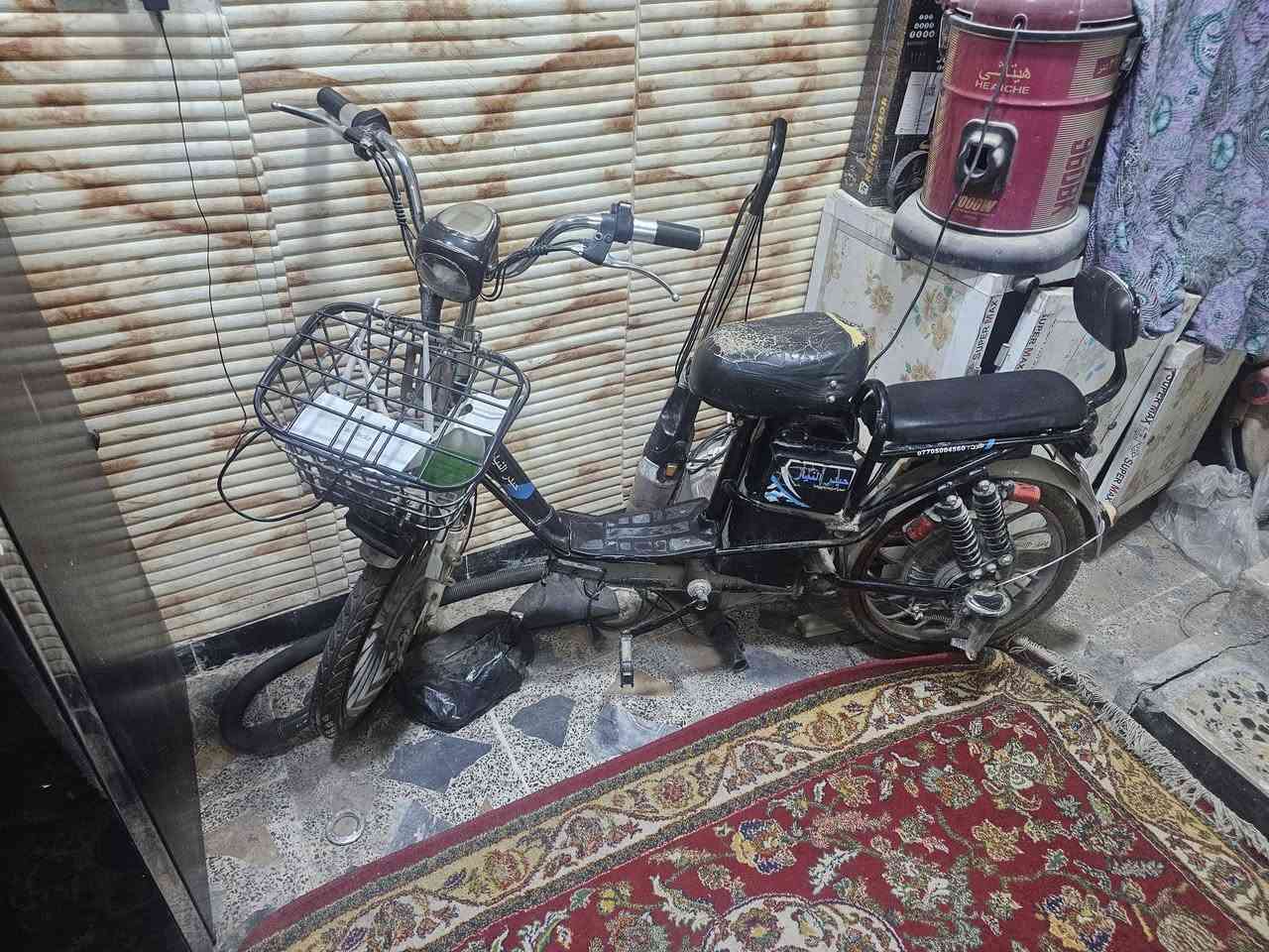 سلام وعليكم
دراجة شحن للبيع
استخدام بيت 
تحتاج بطاريات و ترتيبات بسيطه 
السعر 165 وبيها مجال بسيط 

ملاحظه:متوفره الشاحنه الاصليه الخاصه بيها.

مكاني نجف

للتواصل: ***********
