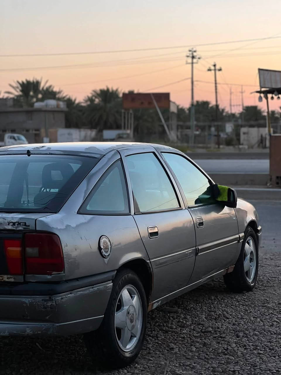 السلام عليكم
اوبل فكترا جلاق موديل94 بلاديه لا ضربه لا صبغ مكينه وكير وحداديه جدد السيارة رقم كربلاء وبأسمي شرط التحويل 

السعر 33 وبيها مجال // ***********
