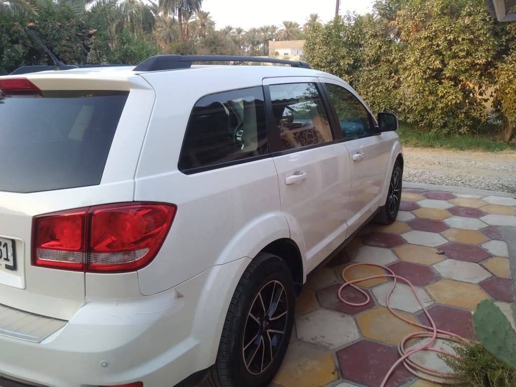 دوج جورني موديل 12 محرك 6 كلين بدون حادث سيارة جديده عليه إدامة كامله تخم تاير جديد حداديه جديده بصمه تشغيل عن بعد تبريد كله شغال للاستفسار ***********
