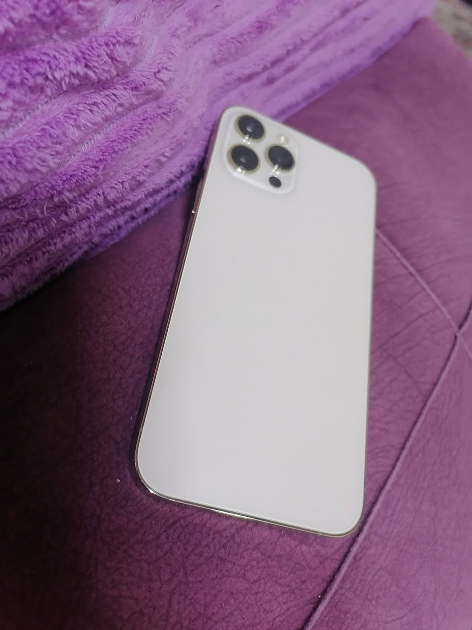 ايفون ١٢ برو ماكس أمريكي ع فحص شراي خابر ***********
