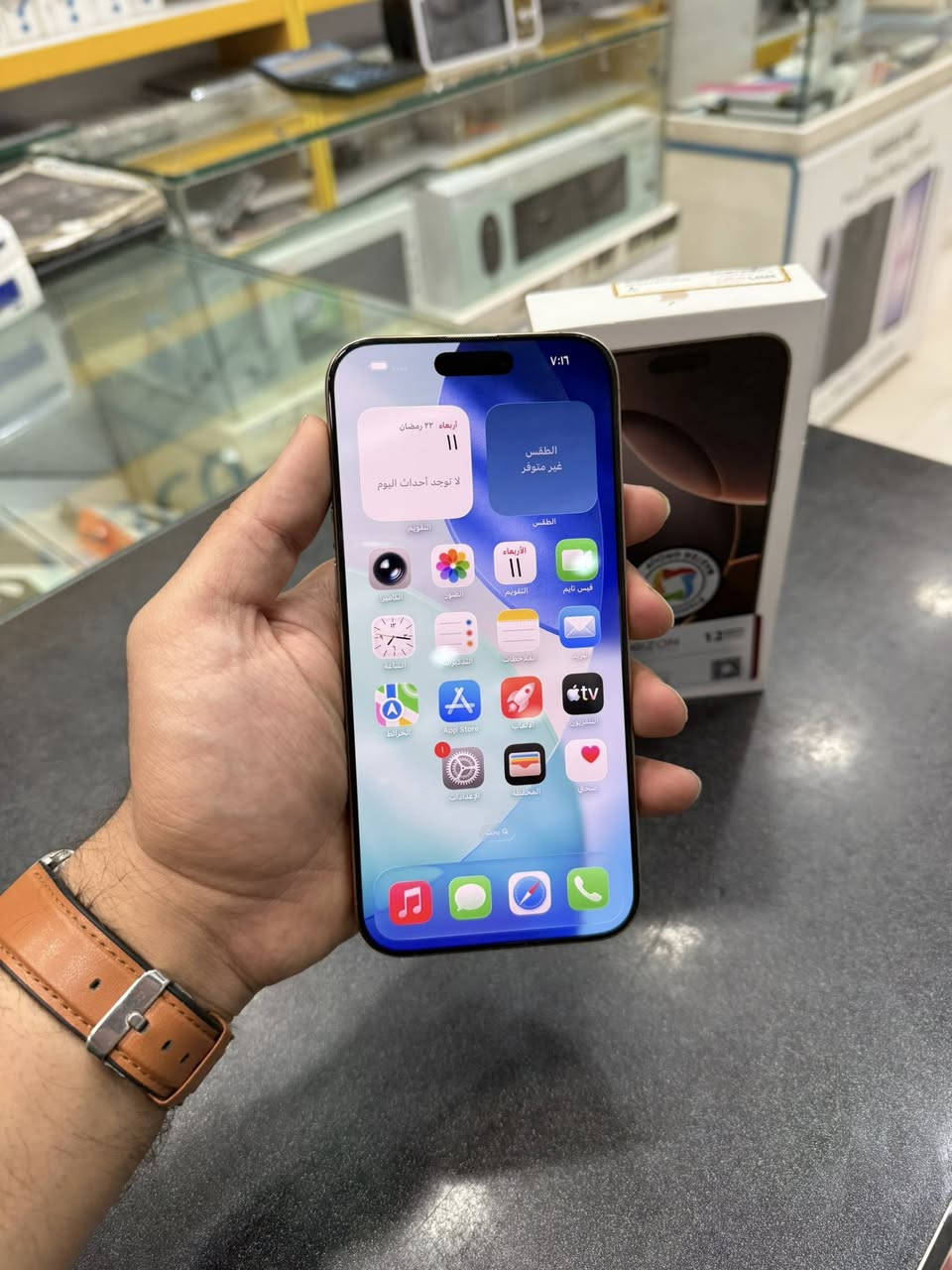 🔺مرحبا شباب ايفوه 16 برو ماكس 256G
➖ملحقاتة كاملة
➖صحة البطارية100 دورات 133
➖ضمان ماستر ينتهي ب2026/9/17
➖بيع او مراوس
➖رايده مليون و450
➖للاستفسار متواجد واتساب فقط☎️
***********
