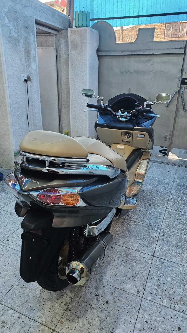 سلام عليكم / اللهم صل على محمد وال محمد 
فورزه ( صفر 10 ) MF فول مواصفات 
لون مميز زيتوني داخل بيجي
دراجه رمبه  غير مستخدمه مكفوله كفاله عامه 
ماشيه ( 27 )
ABS مانع انزلاغ 
دوسات نيكل 
قبق كلجات نيكل 
قبق شوته نيكل 
دبلات نيكل 
سايد بريك نيكل
مرايات نيكل اصليات 
مازدات كرستال لايت زنون 
تدفئه بل يدات 
صالنصه رياضي كاتم  
تجوه بلاديه 
7 كير 4 تحويلات نظام سبورت 
ستان حساس  + كلوب جنطه 
كتلوك + عده مال شركه 
العنوان / بغداد / الحسينية مال راشدية 
يوجد توصيل جميع المحافظات 
الشراي يتصل ويدلل 
***********
