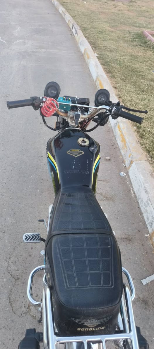 السلام عليكم للبيع تايكر موديل 25 4كير  محرك مامفتوح لا تنقيص لا  تبخير  الدراجه يرادله تبدل ضفيره وشاشه والستيرن بي عواج شويه بس ذن وما يكلفن جثير طالب علي 580وبي مجال قليل مكاني تكريت البوعجيل شراي اتصل ***********بيك خير ودلل
