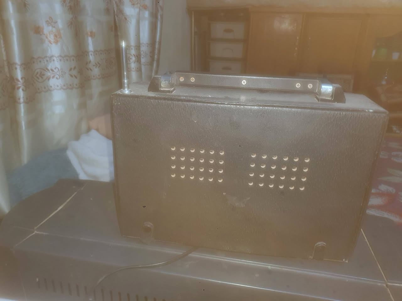 رايده ب١٥٠ الف ***********
عندي راديو بانسيونك للبيع شغال اخو الجديد
