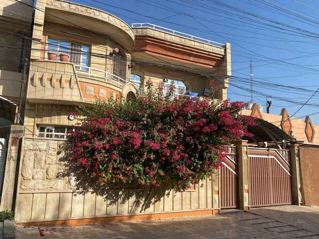 عروض مكتب اساور للعقارات 
دار للبيع في حي الصديق الاولى
200 متر واجهه 10
طابقين
موقع مميز جدا قريب من سايدين الجامعه
المربع الاول
شارع تبليط
سند طابو الزهور
شرط التحويل
لمعرفه السعر اكتب تم ليصلك على الخاص
للاستفسار زياره المكتب سايدين البحرين مقابل مطعم احمد الحاج صلاح
***********
***********
