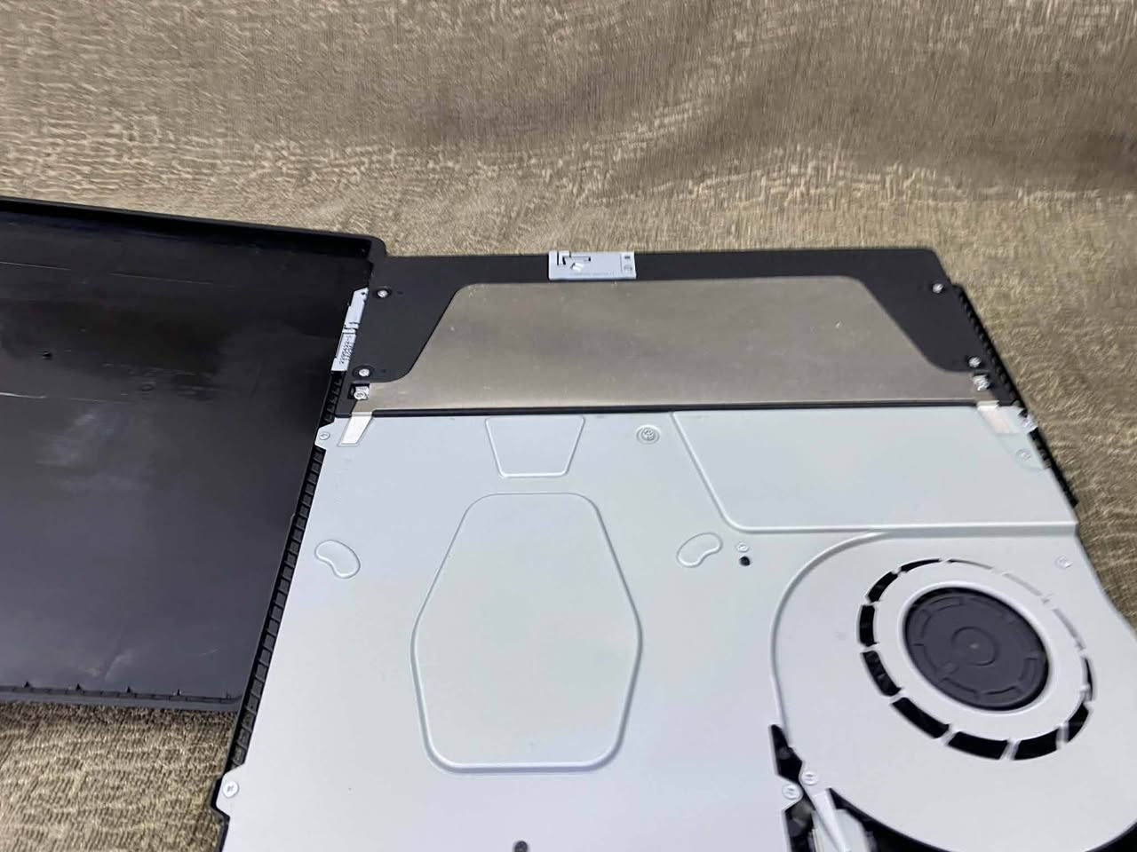 بلي فور سلم اونلاين {اونلاين}
نضام 12
ذاكرة 500
ما مفتوح لوك ستيكر
كامل ملحقات
مع يده و3 أقراص قرص جي تي اي 5 
وقرص ردد ردبشن وقرص حرب
ايضاً يحق للزبون الفحص قبل الاستلام
(تفحص يلة تنطي فلوسك) 
سعر الجهاز240الف وبي مجال بسيط يعني اليرضيك ❤️‍🔥

الخاص مفتوح 24ساعه


**إذا كنت صاحب هذا الإعلان وتريد حذفه لأي سبب، رجاءا أرسل رسالة إلى الدعم الفني**