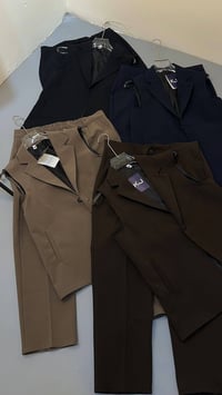 بدلة كوري • مقاسات M-XXL • طقم ٤ قطع