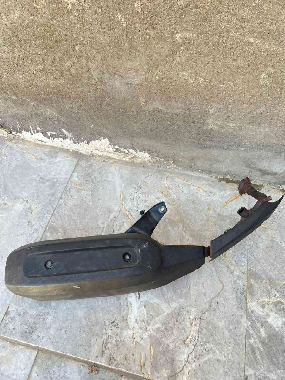 السلام عليكم للبيع كزوز بوليسي مسطره بلادي كامل هوة واقيتة لا لحيم ولا طاك ولا اي شي جديد مال حاوية سعرة ب40 رقمي ***********
