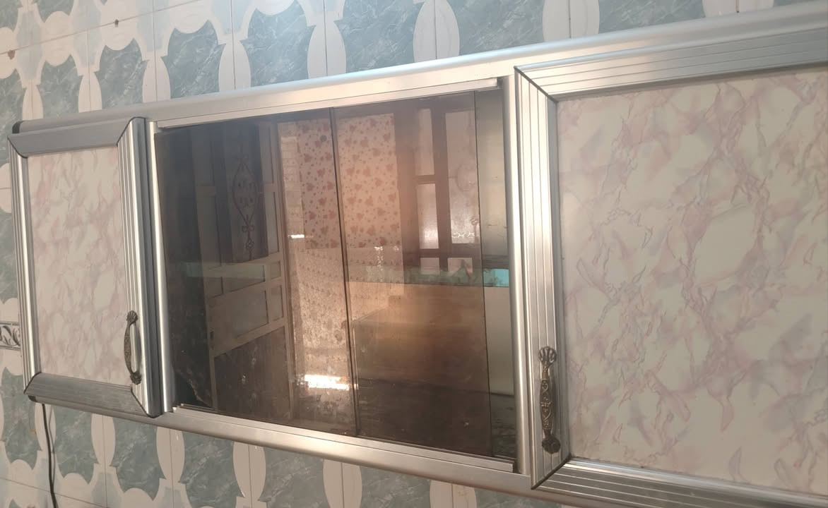 بسم الله
غراض بيت للبيع باسعار مناسبه
كونفيرا بيها عطل بسيط نظيفه 
وكاونتر سنك وملحق متر ونص
صوميه نفر ونص خشب ثقيل جدا


**إذا كنت صاحب هذا الإعلان وتريد حذفه لأي سبب، رجاءا أرسل رسالة إلى الدعم الفني**
