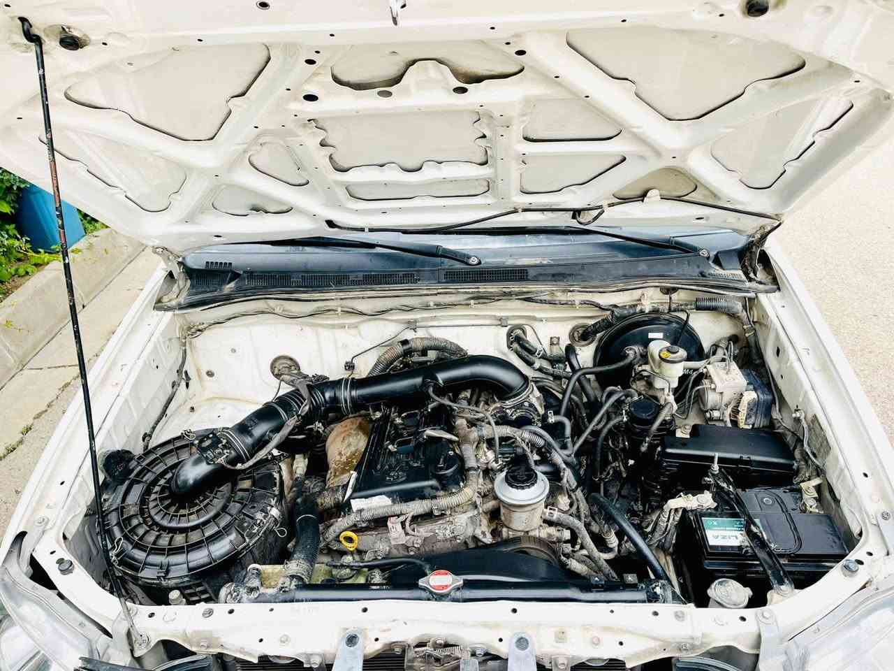 تۆیۆتا هایلۆکس 2011 دەبڵ ئەکسل
بەناوی خۆمانەوەیە 
نمونەیە لەجوانی 
سەیارەکە هەتا بلی جوانە تونگو تۆڵو بێ کیشەیە 
تایەو ویلی تازەی لەژیرە 
بێ تەقەو رەقەیە 
سەیارەکە هی مالی خۆمە
 بەشەرتی تەحویلوو خرامە 
سەنەوی بەسەر نەچوە
 ڕەسمی سۆنەرەکەم داناوە 

سـعـر : لە کۆمێنت داوابکە ڕاستەوخۆ بۆت دێت 📥 

گێر و مەکیەنەی بەشەرت 
هیچ کێشەیەکی تێدا نییە 

ژمارەی خاوەنەکەی 
***********
***********
***********
