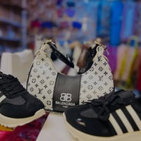 سيت حذاء وجنطه ب10 الف الحجز واتساب 07836174223