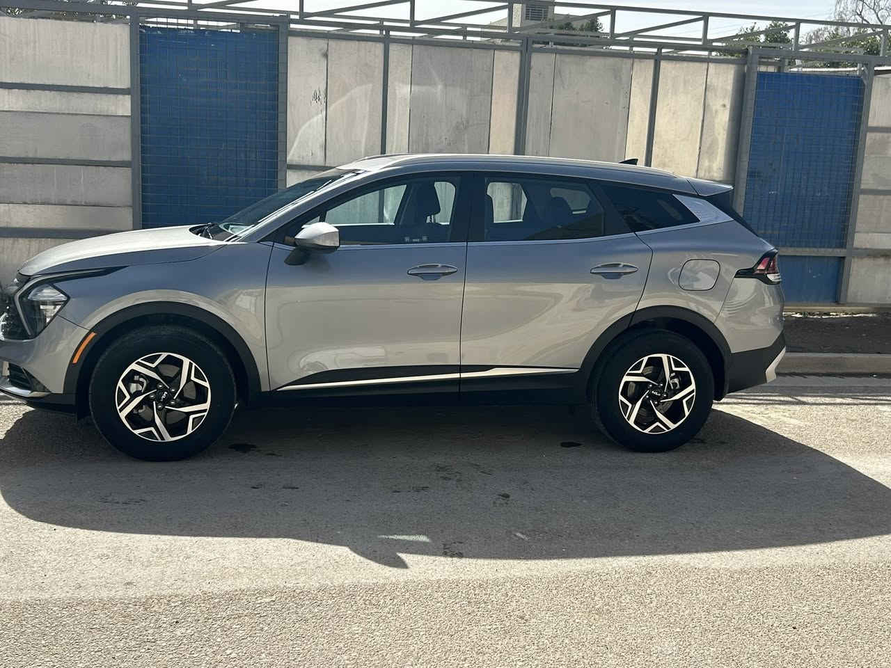 سبورتج وارد أمريكي موديل 2023بدونً موصفات رقم بغداد إنكليزي  العنوان بغداد سعر 190 هاتف ***********
