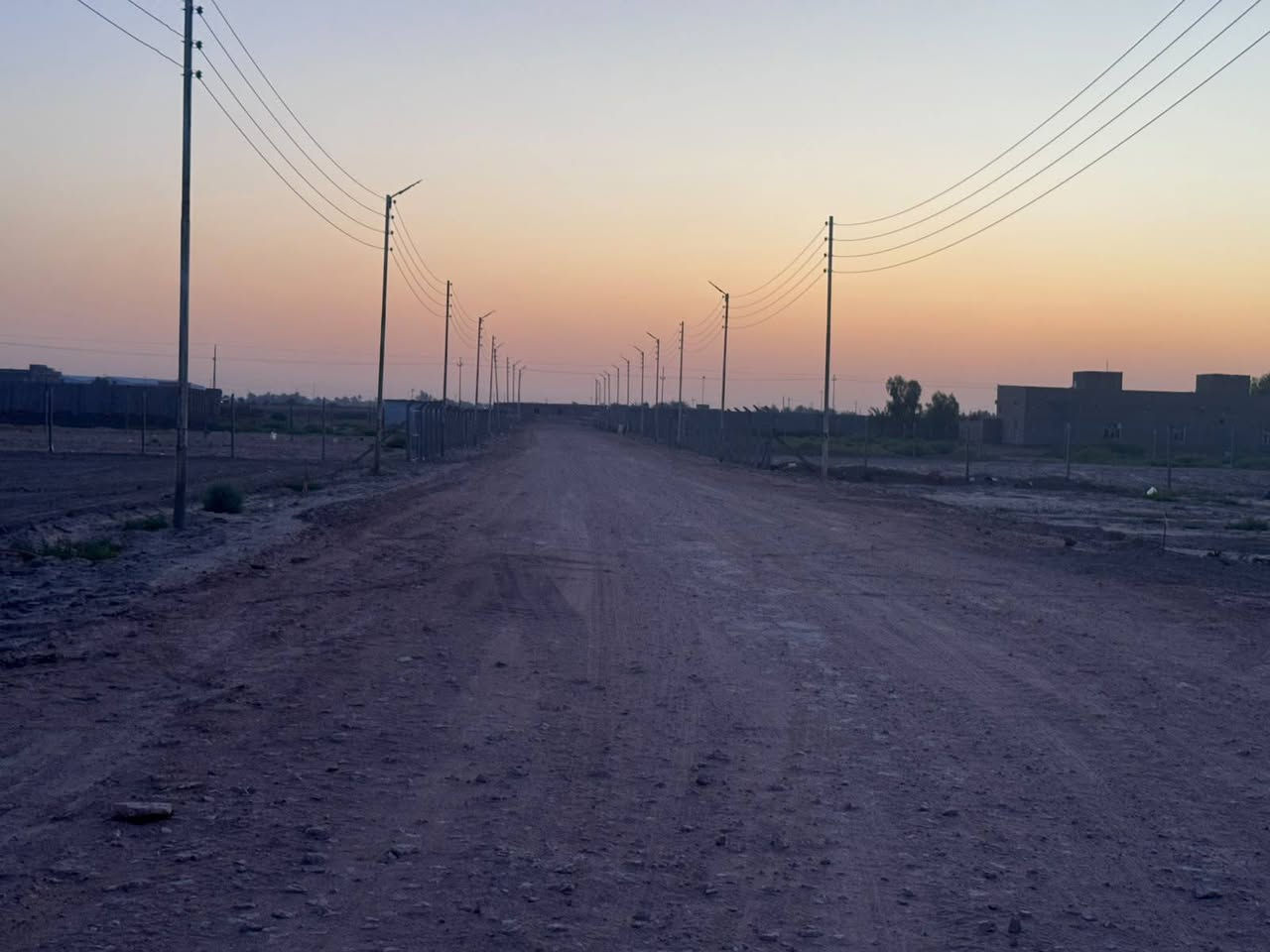 مدينة السنبلة النموذجية للمزارع 

​فرصة مميزة لامتلاك أرضك الخاصة!
متوفر الآن أراضي للبيع بمساحات مختلفة تناسب جميع الاحتياجات:
​📍 المساحات: تبدأ من 500 م² وتصل إلى 2000 م².
​✨ الخدمات المتوفرة:
​المدينة مجهزة بكافة البنى التحتية والخدمات الأساسية:
​● إسالة ماء متكاملة.
​● منظومة كهرباء جاهزة.
​● شوارع بعرض 12 متر قيد الانشاء 
​● شبكة إنارة حديثة.

​📍 الموقع الجغرافي:
​العنوان: طريق ديوانية - سدير.
​علامة دالة: تبعد 150 متر فقط عن سيطرة السدير (مقابل الطاحونة).
​✨ سارع بحجز مساحتك الآن في أفضل المجمعات النموذجية! ✨
للحجز والاستفسار الاتصال على الرقم ادناه 
*********** (بادارت سيد مؤمل )
