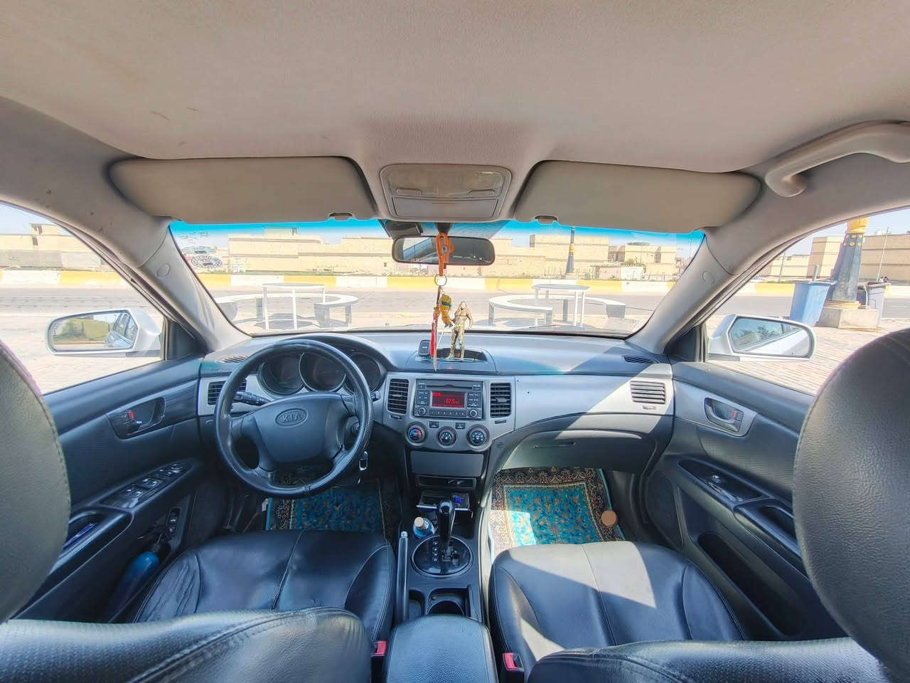 السلام عليكم   LOTZE  2009  مكفولة كفاله عامه  من الضربة والتبديل والمعجون  والخياس
..بيها رش كلير  جراد قماره فقط / سونارها وياها
*********** رقمي 
 السعر>> 112 << بيها مجال 
سيارة مكينة 2000 دوش 
سنوية لل 29 تريد وكالة تريد مداور    
داخل جلد 
 گير 4 نمر اوتماتيك وعادي 
نظام  ECO
سستم صوت مال Jeep
حدادية ٨٠ بل مية 
جام كهرباء 
سنتر لوك  عن بعد 4  ابواب والخامس الصندوگ
تدفئة وتبريد ثلج
