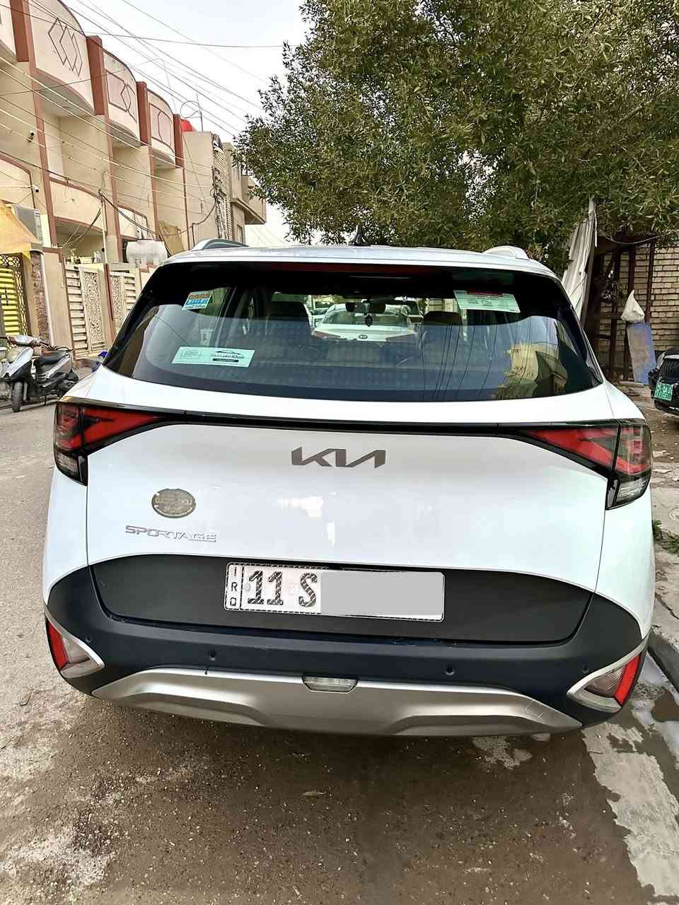 سبورتج ٢٠٢٣ شركة الدولية بدون صبغ بدون تبديل محرك كير كفالة على وضع الشركة 
واردخليجي ، ،اللون ابيض، رقم بغداد محرك 2000، 
1- نظام ترحيب 
2- حساسات امامية خلفية
3 - بصمة تشغيل عن بعد
4 - ويل كروم 
5 - اشاير بالمري
6 - دخول ذكي
7 - هاند بريك بصمة + اوتو هولد 
8 - ثلاث انظمة قيادة ايكو سبورت نورمال 
9 - شاشة ايباد
10 - شاحن واير ليس مع منافذ تايب سي 
11 - قطعتين تبريد 
12 - تحكمات ستيرن جهتين + شفتات 
13 - كامرة دوار
14 - الجام اوتو 
16 - مثبت سرعة
17- مري شفط
18 - لايتات دوارة امامية فول LED
19 - زنون لد امامي خلفي
السعر 220وبيها مجال بسيط  بيع او مراوس حسب القناعه رقم بغداد انكليزي بسمي عنوان بغداد *********** متواجد واتس اب
