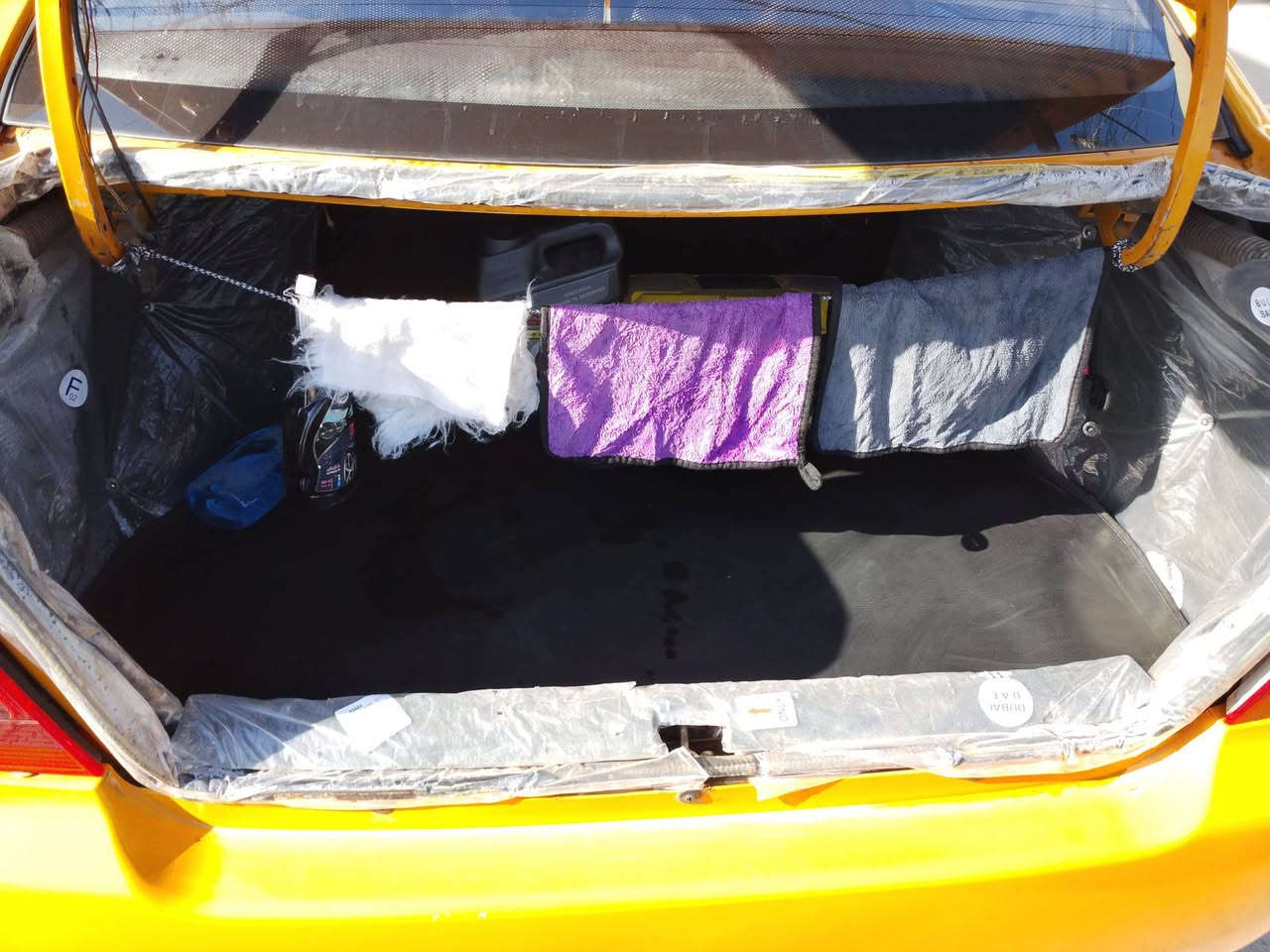 السلام عليكم سي كي موديل 2012  رقم انكليزي هيئة غرامات صفر مكينه كير  شرط كابون ورقي اني شرعي وكاله تحويل صبغ حزم تلقيطات معجون طخم كدام جديد مشط ستيرن بور جديد جاهزه السياره  السعر 43 وبيها مجال لطيبين *********** بيه واتساب
