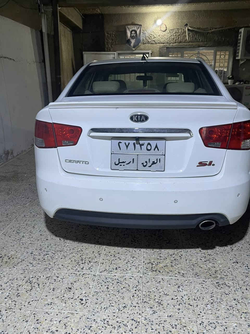 السلام عليكم سيراتو ٢٠١٢ 
بيه ربع البنيد صبغ وبارد بلباب الخلفي فقط
رقم اربيل بسم كردي تحويل او وكاله 
تخم تاير جديد مكينه مكفوله كير مكفول من كلشي 
مكاني واسط الصويره تاج الدين 
السهر ١٠٧ وبيه مجال كلش بسيط 
***********
