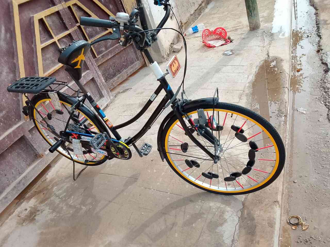 سلام عليكم باسكل 2018 شركة كلوفي 👻
جاهز 💯
تايرات جوابة جدد 👍
بريكات صفارة 🎭 
ستان مبايل ستان نص 🗿
كاسحة سرج قلاب 👀
الباسكل تاخذة كبل للشارع 🛣️
مكاني ديالى كنعان 🚧
السعر 150 وبي مجال 🤌💵
الشراي يراسلني خاص ويدلل 🌹♥️
بيع او مراوس بدراجة شحن 🤝


**إذا كنت صاحب هذا الإعلان وتريد حذفه لأي سبب، رجاءا أرسل رسالة إلى الدعم الفني**