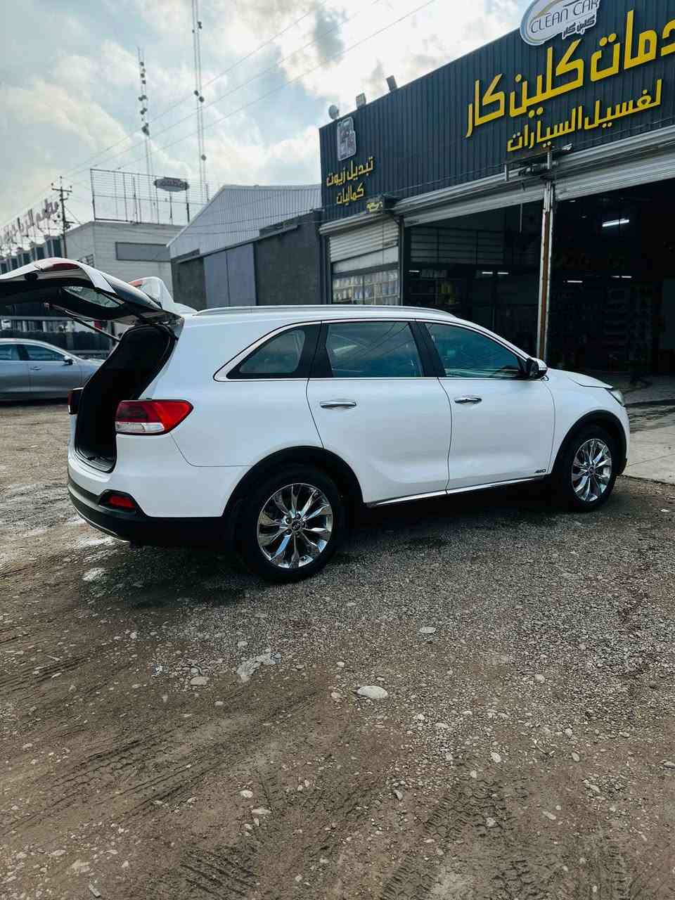 السلام عليكم
سورنتو ٢٠١٦ 
فول بصمه بانوراما 
مكفوله كفاله عامه ( بيه بارد كلش بصيط والسونار بل منشور ) 
 كشن كهرباء 
 تدفه تبريد خير من الله 
تخم تاير جديد 
ثلاث قطع تبريد 
سبعه راكب 
فور ويل 
بيه هواي مواصفات 
مكانه بغداد اليوسفيه 
السعر ٢١٥ وبيه مجال 

***********
