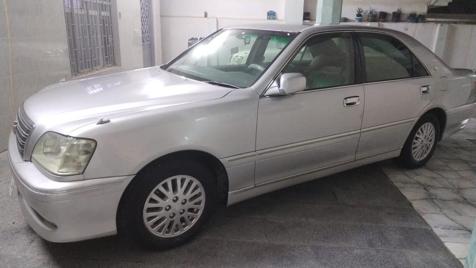 السلام عليكم
كراون ملكة لون سلفر   للبيع رقم سليمانية مكفولة من الاصوليات والكصة والحادث رقم صاحب السيارة ***********
