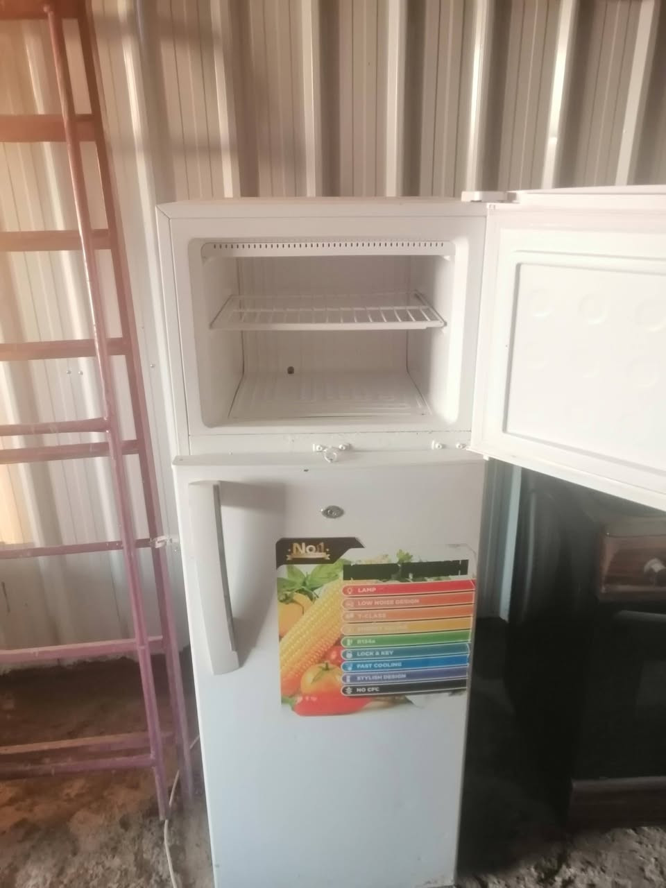 تلاجة للبيع و نظيف ضمان 10 يوم سعر 140الف عنوان مخيم كبرتو تابع دهوك رقم واتساب *********** محل بيوار شنكالي رقم واتساب *********** 📞
