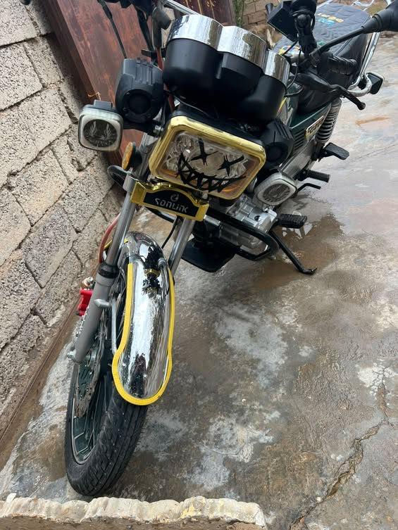 سلام عليكم دراجه للبيع٢٤
محرك ٢٠٠
مكفوله من اي نقص
سعر ٦٥٠وبيهة مجال 
مكان كنعان
***********
