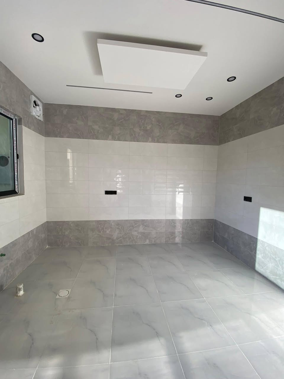 دار للبيع
في حي الميثاق قرب آلسوق
مساحة 100متر جبه 11متر
***********
