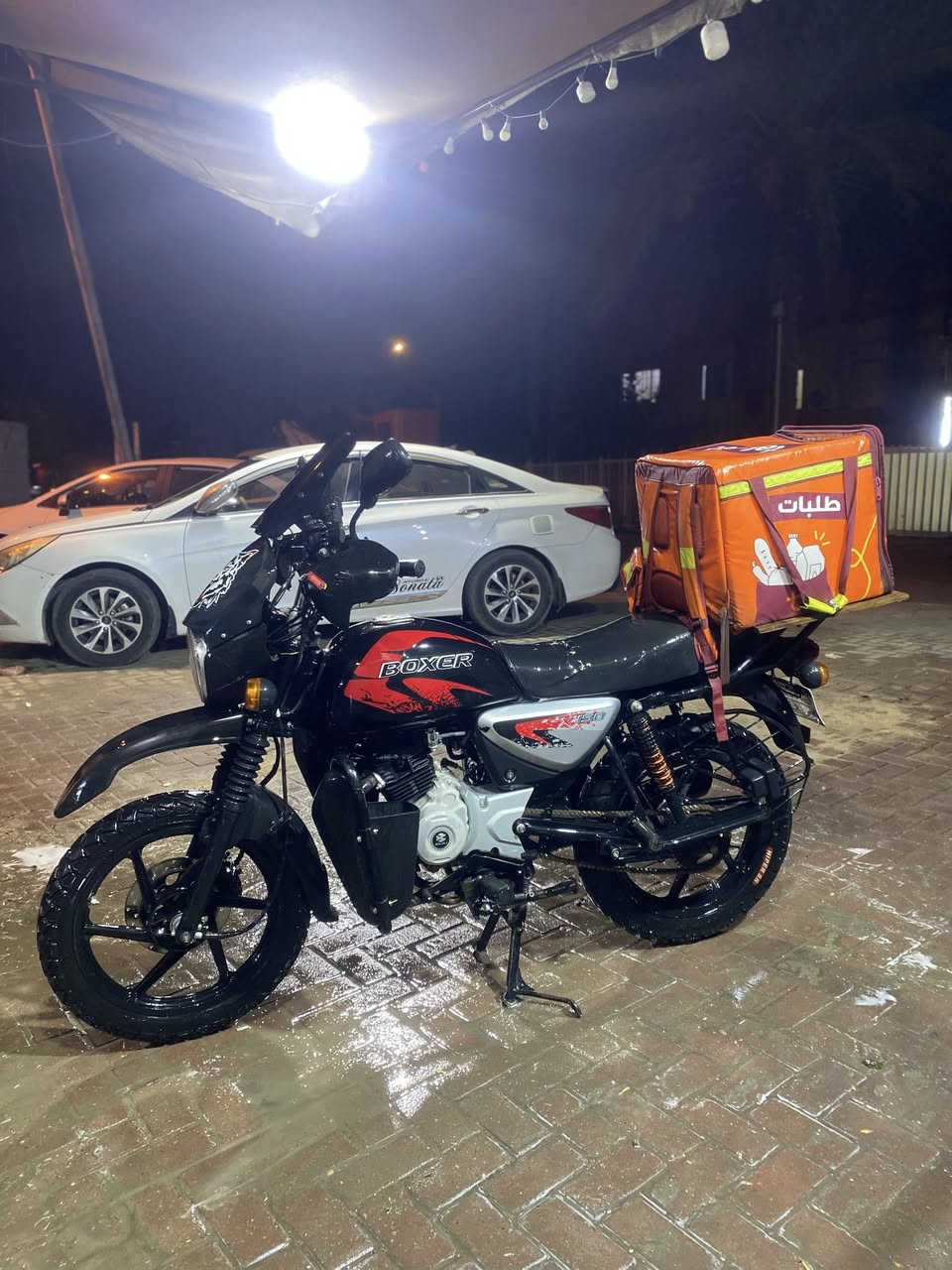 سلام عليكم دراجه بوكسر. 2023 اوراقه كامله رقم وسنويه كامله من كلشي سلف هندر ادامه كامله من التاير لتاير السعر 2500$ وبيه مجال شي بسيط الرقم  مكان بغداد حي جامعه ***********
