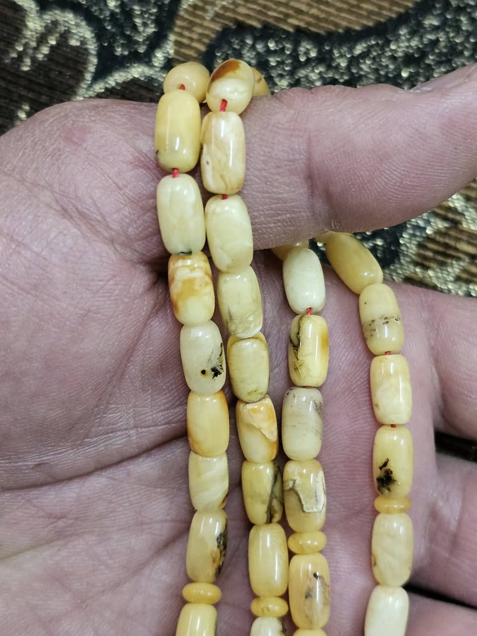 عودة مع عشاق نواعم السبح 
مسبحه من كهرب بحر البلطيق (الكلنكرادي) الحر الطبيعي  الشوائبي شرط وضمان مدى الحياة بأصالة الخامة لاكبس ولاضغط ولا مسال ولامعالج ولاكهرب صيني 
وزن ١٧ غرام  ٥٨ حبه قياس الحبه ٦.٥×١١ ملم


**إذا كنت صاحب هذا الإعلان وتريد حذفه لأي سبب، رجاءا أرسل رسالة إلى الدعم الفني**