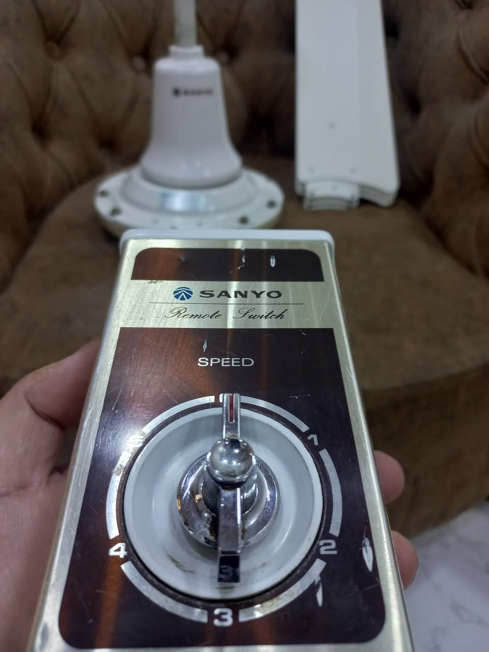 مروحه سانيو اليابانيه استيراد المنشأه العامه نضافه عاليه جدا جدا للإستفسار خاص يوجد توصيل


**إذا كنت صاحب هذا الإعلان وتريد حذفه لأي سبب، رجاءا أرسل رسالة إلى الدعم الفني**