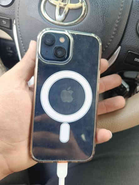 ايفون ١٣ عادي جديد نضافة ١٠٠/١٠٠
وممبدل بي اي قطعة
وبطارية ٩٣ 
ذاكرة ١٢٨ 
مطلوب ٤٠٠ قفل 
***********
 توصيل موجود داخل بغداد
