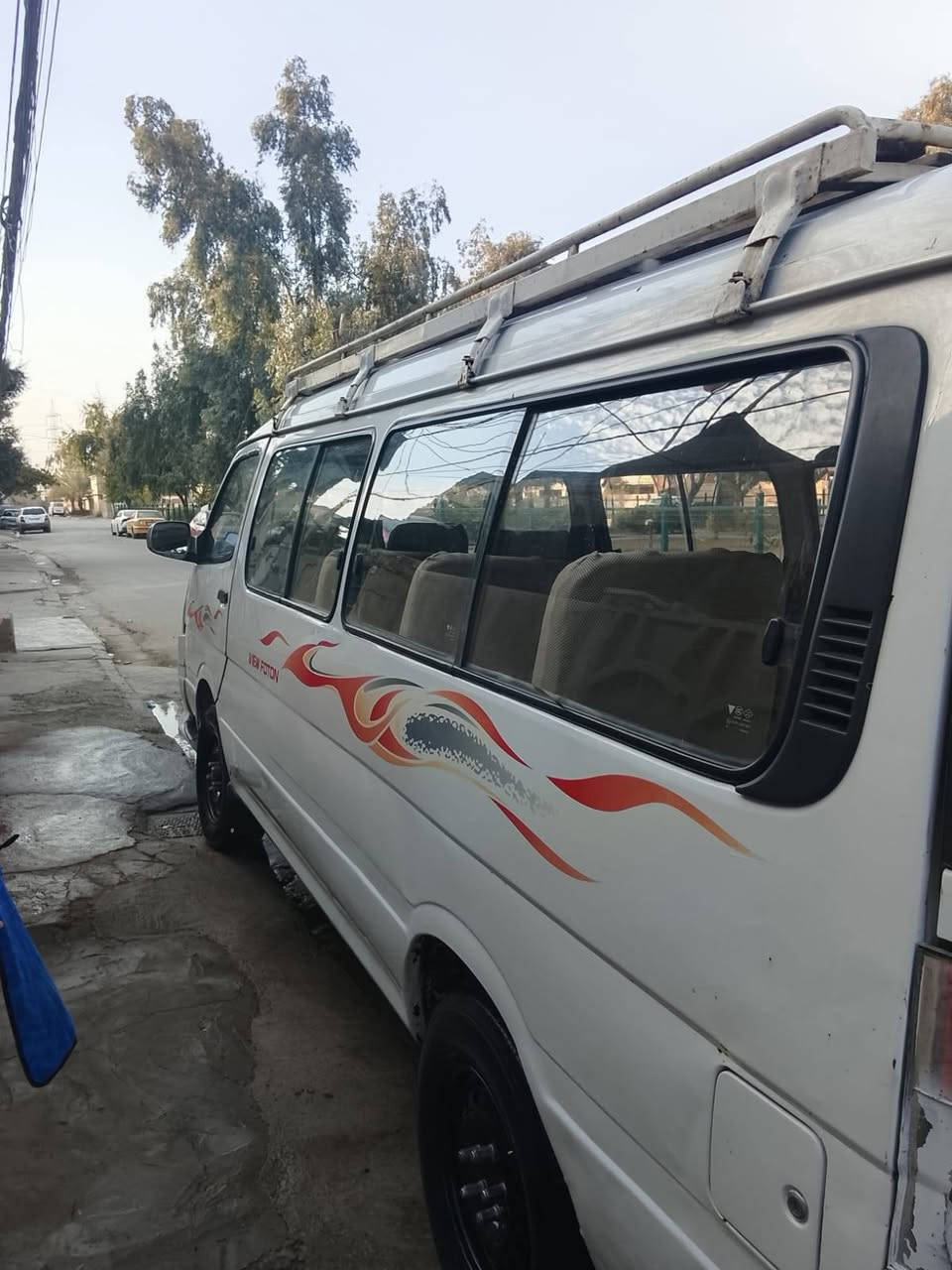 سلام عليكم كيا فتون 2012 مكينه 4واي اكسل مكينه جدد 
سياره بسمي بغداد انكليزي السعر 61$ بيها مجال 
المكان بغداد الدوره *********** اتصال او واتساب
