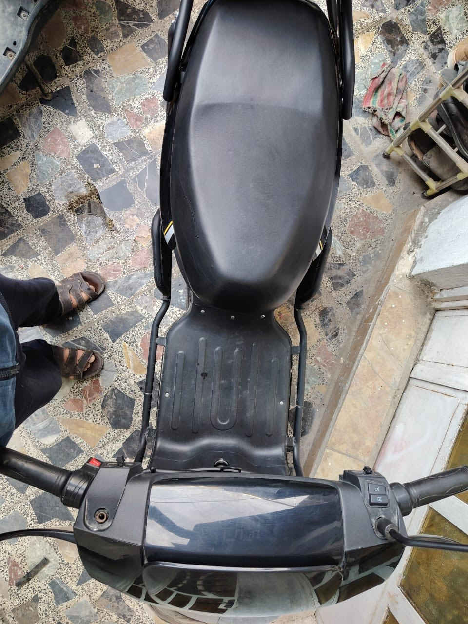 السلام عليكم

دراجه شحن للبيع نظيفة استعمال شخصي 7بطاريات

السرعة 100

ابريك دسك امامي خلفي + نظام اي بي اس 

نضام حماية سرقه 

سرعه 3 وضعيات

نظام ال R

نظام P

جهاز انذار قفل سكيورتي 

مكان بغداد حي اور 

***********
