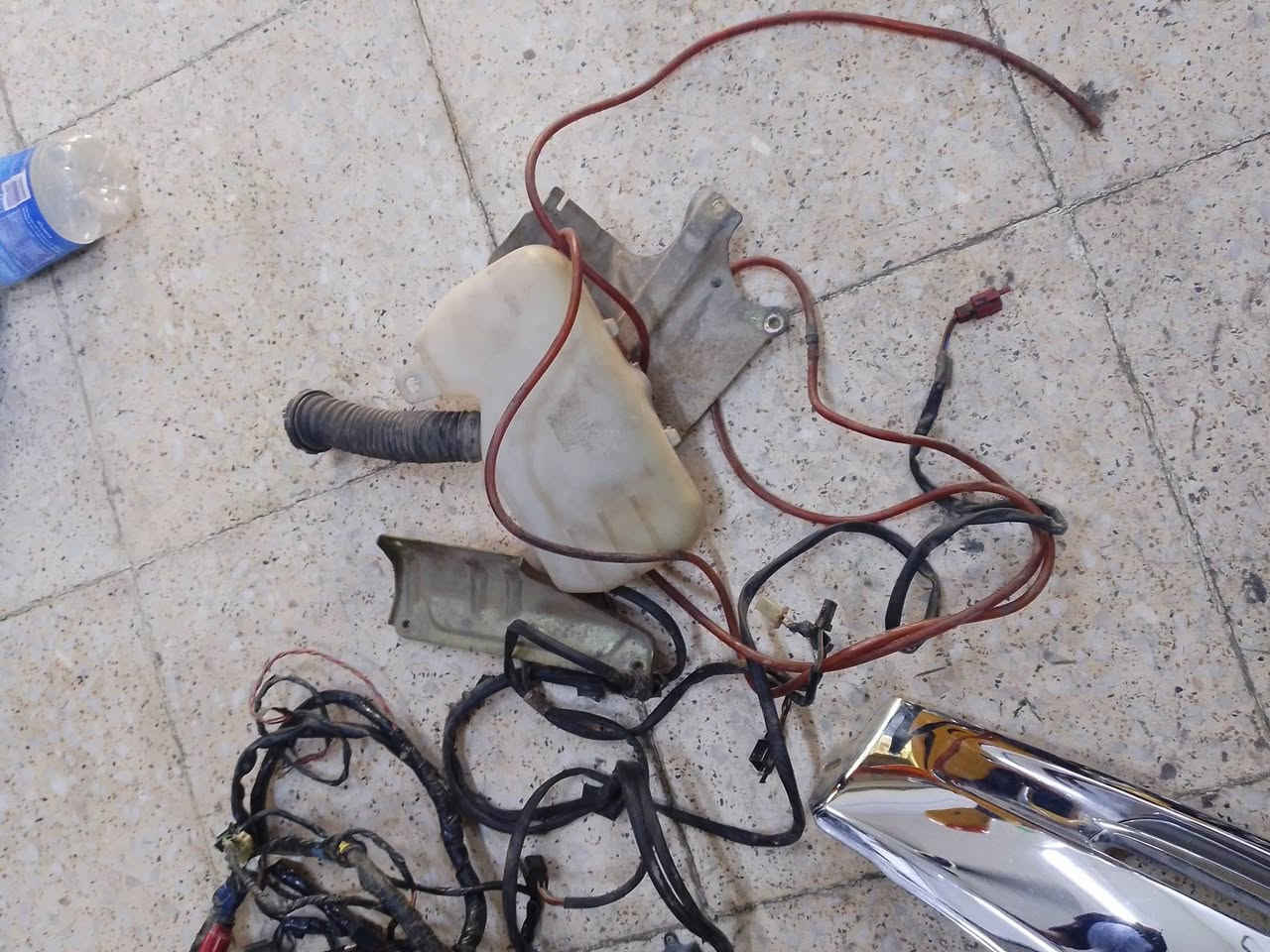 سلام عليكم من رخصت مدير الكروب والدمن المحترم كصه ومايحه مال كوالدن من موديل 88 الحد 2000 كامله هيه وغراضهه سعرهه 250 الف العنوان بغداد حي اور ***********

