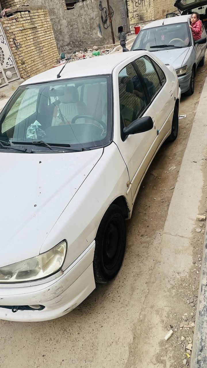 السلام عليكم بيجو 2001 /306 البيع كير ومحرك مكفول كهربائيات كلها شغالة التبريد بي نقص بس ألفان وعليها غرامة ٤٠٠ الف الغرامة تنزل من السعر السنوية منتهية السعر 43 وبيها مجال العنوان بغداد المشتل 
لاستفسار /***********
