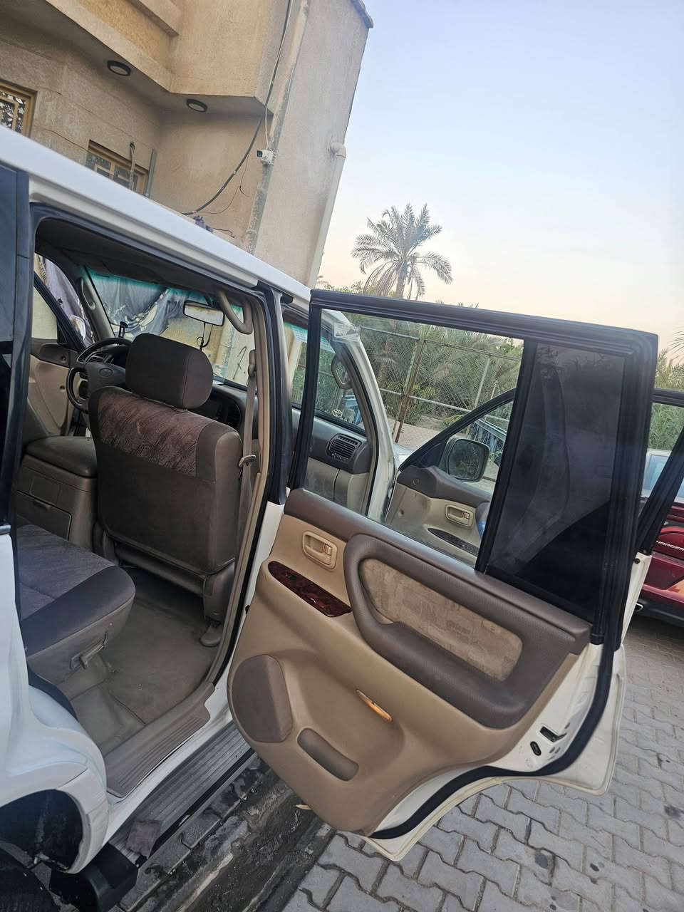 #للبيع....
مستعجل مستعجل مستعجل
🚙🚙🚙🚙 

#لاندكروز_GXR  ( مونيكا )

#موديل  2002 وارد خليجي ( #قطريه )

٦ سلندر _ گير عادي 
محرك _4500 

#رقم/ #بصرة/ سنويه الى ٢٠٢٧

جديدة السيارة بلاد 

كير _محرك_تخم تاير _تبريد_ثلاجة 

خير من الله السيارة 

#السعر (١٣٠ ) #قفل #قفل #قفل مابيها مجال 
للتواصل :
***********

#المكان_البصرة
