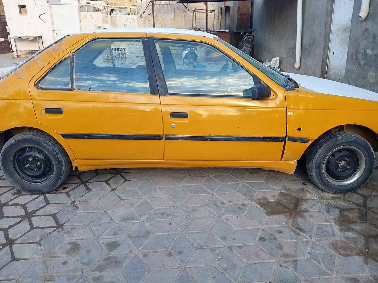 السلام عليكم بيجو 2009 من بغداد للبيع ب 12 وبيها مجال ***********
