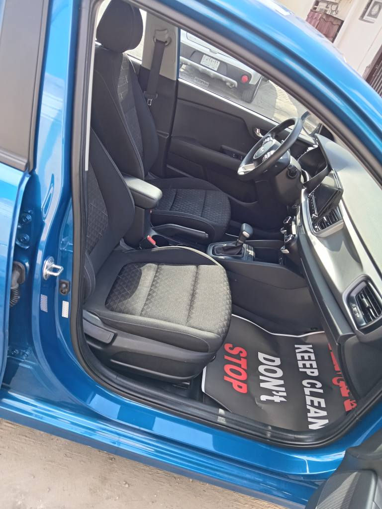 للبيع كيا ريو وارد أمريكي
بسمي السياره 
مكاني بغداد الاعظمية *********** 
صور الحادث مرفقه 
سعرها 132 وبي مجال حك جيتك 
الموديل: 2023

المحرك: 1600cc دوش 

الكير: 8 سرعات أوتوماتيك

المسافة المقطوعة: 24 ميل 

المواصفات:
• تشغيل بصمة ✅
• شاشة كبيرة ✅
•مدخل يواسي بي✅
 تحكم كامل من الستيرن ✅
• لايت LED عدسة ✅
كشافلت امامي✅
• يدات نيكل ✅
• ويل كب ✅

📌 الحالة:
السيارة جديدة بوضع الشركة
إيرباك كشن السائق وبردة فقط. بغداد, العراق
