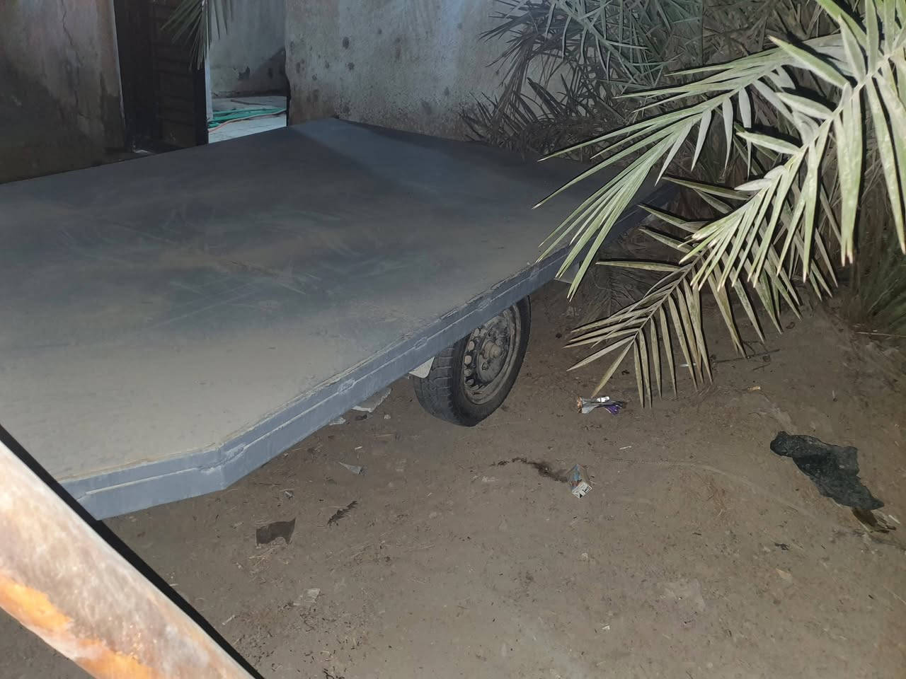 السلام عليكم.
عربانة سحب للبيع ملحقاته رمبة تحميل وسبيرات عدد 2 الطول 3 متر والعرض 280سم عنوان بابل ***********
