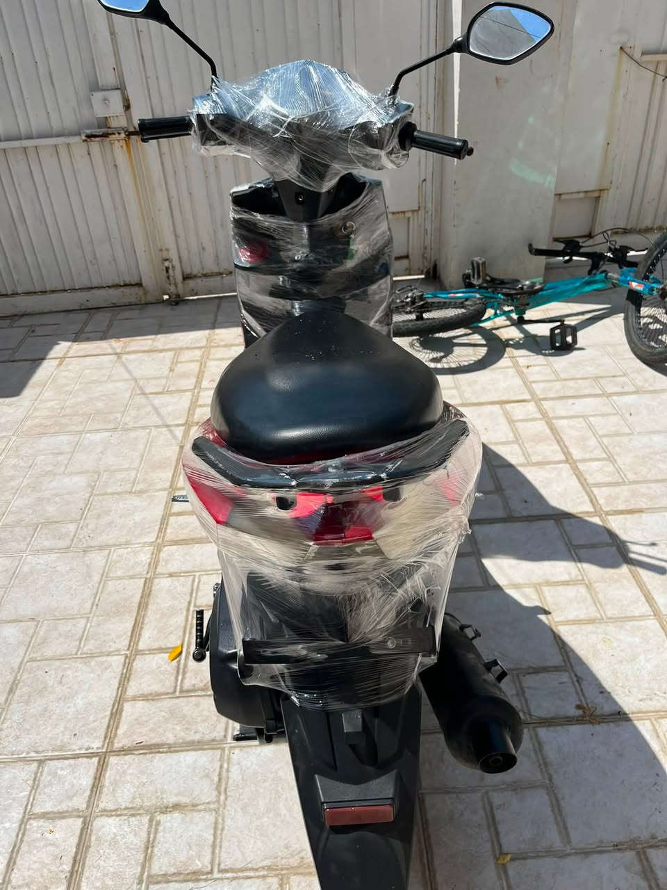 سلام عليكم دراجه ماكس للبيع كلشي يشتغل جديده -مكان سليمانيه _*********** تواصل واتس+سعر 450و بي مجال
